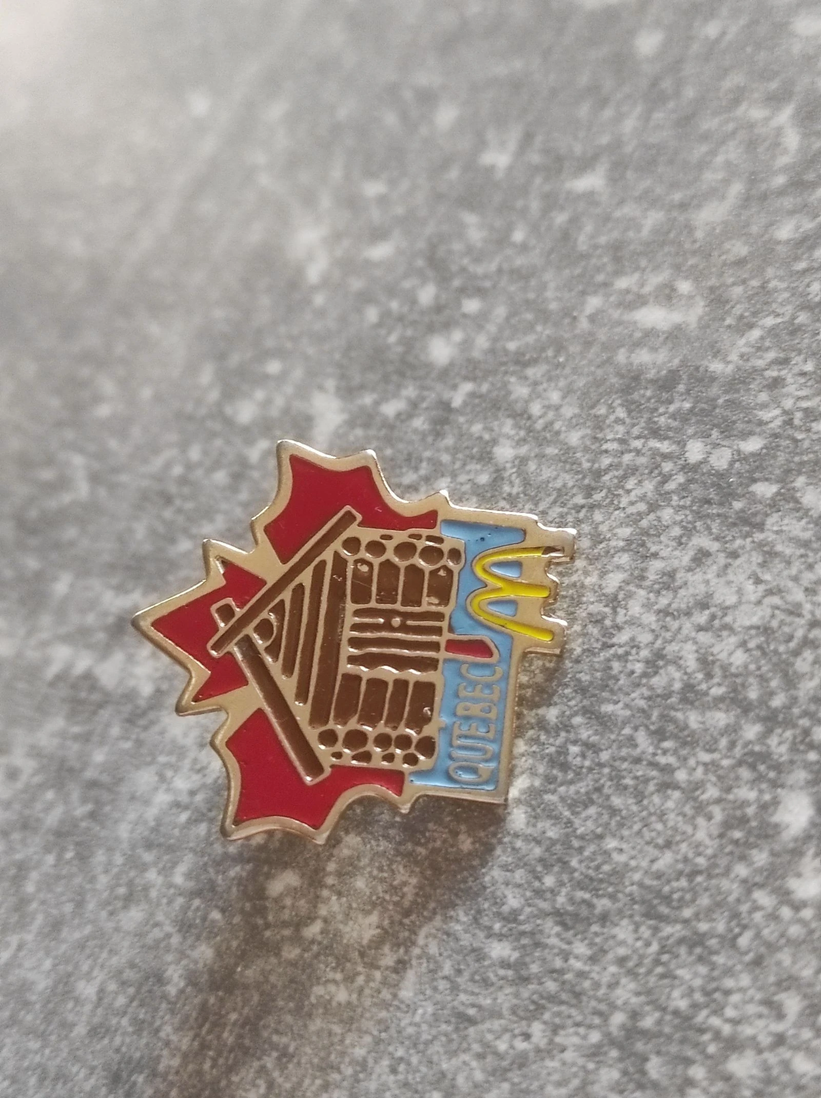 Pin Quebec McDonald's jaren 90 – photo 4